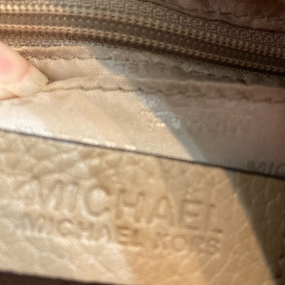 Vintage Michael, Kors, HALLIE, leather shoulder bag Crossbody SHOULDERBAG​ - Picture 13 of 13